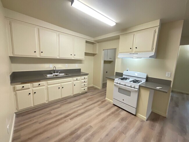 Building Photo - 7711 Fillmore Dr