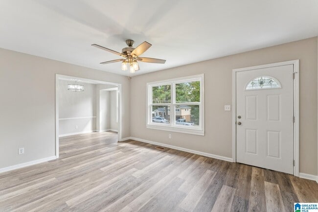 Building Photo - 1404 4th Pl NW