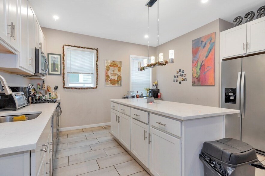 Building Photo - 228 Calumet St