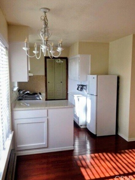 Building Photo - 18818 W Ridge View Dr