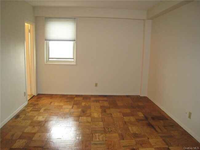 Building Photo - 30 Lake St