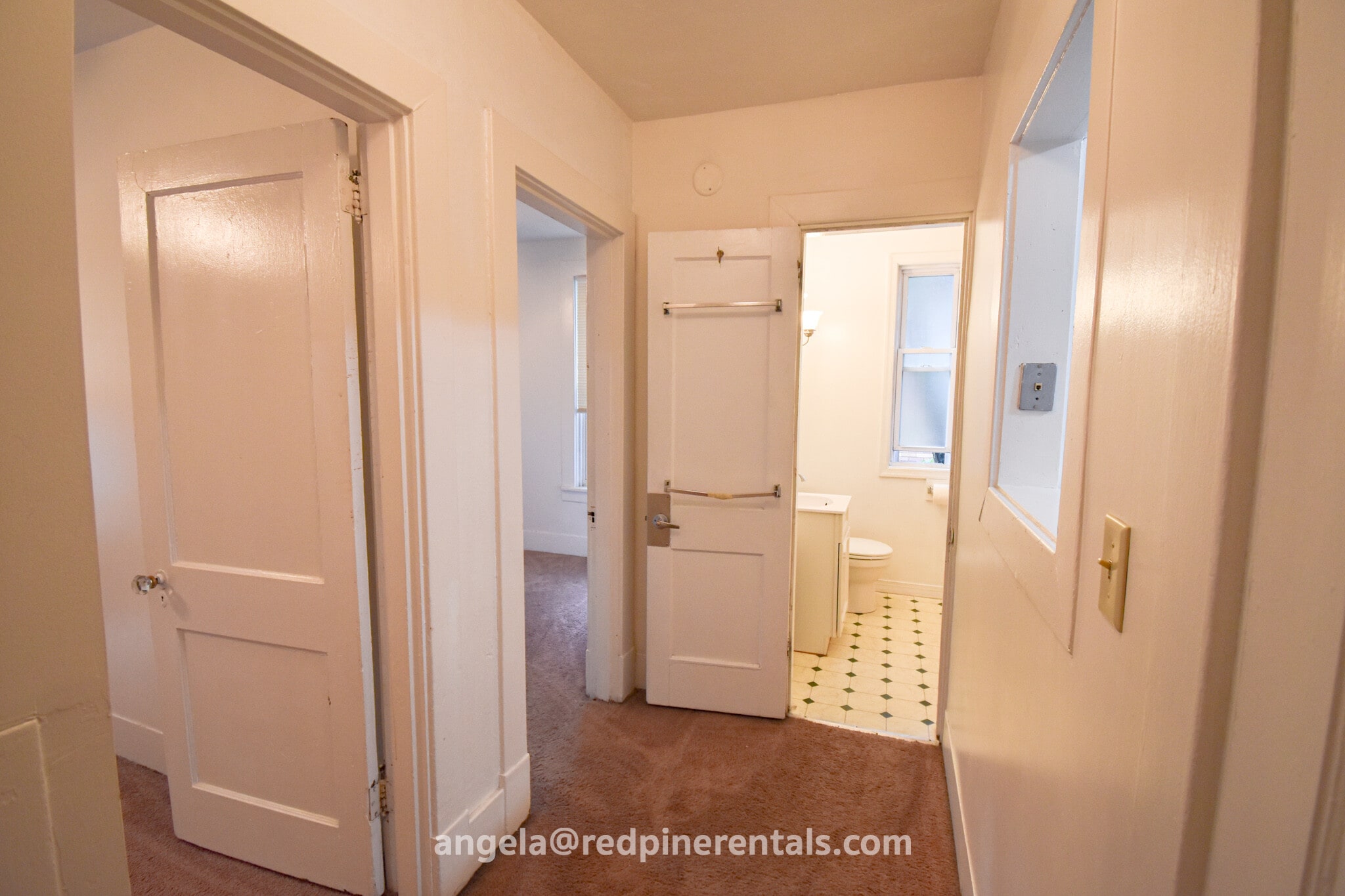 hallway - 1832 Crafton Blvd