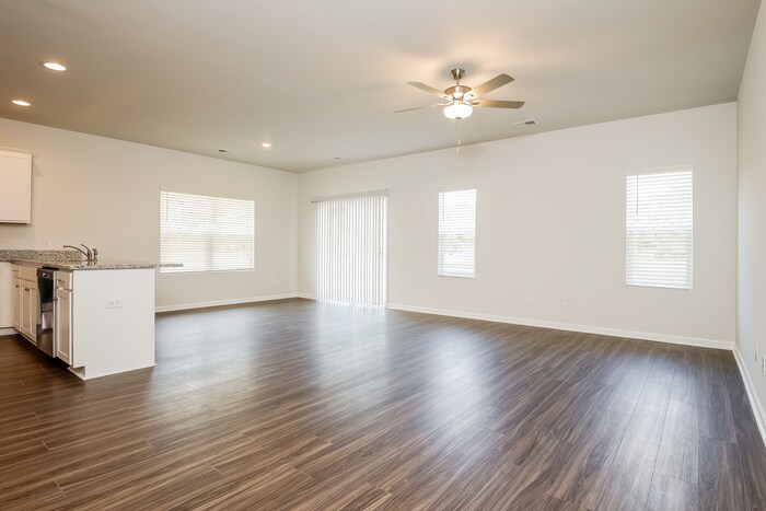 Building Photo - 263 Clydesdale Cir