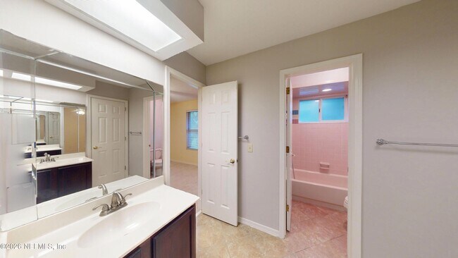 Building Photo - 2217 Hammock Oaks Dr N