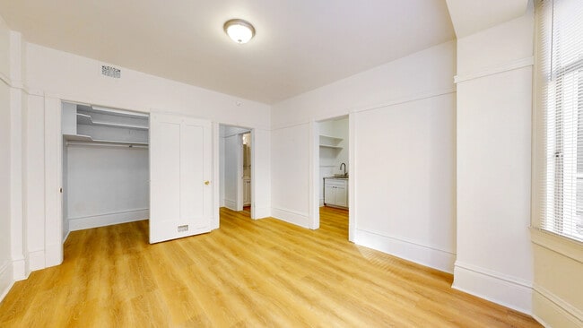 Building Photo - 420 Ellis St