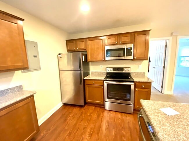 Building Photo - 32 Wyoming St