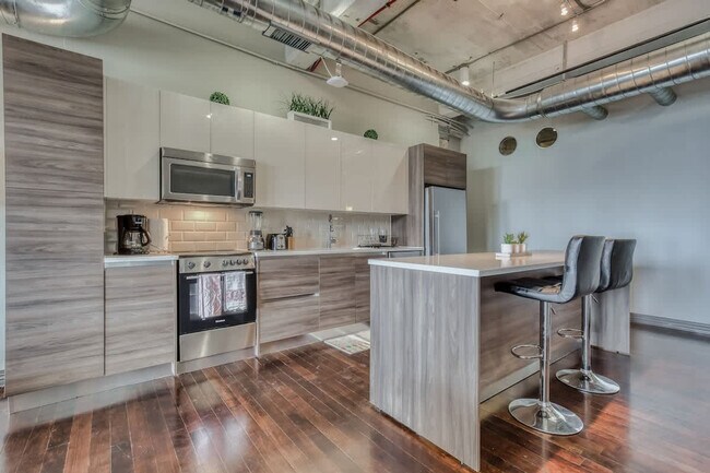 Building Photo - 500 S Ervay St