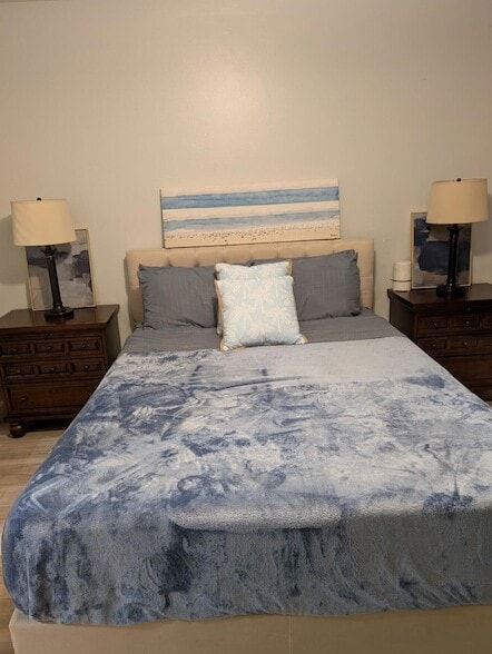 Building Photo - 2734 NE 27th Ct