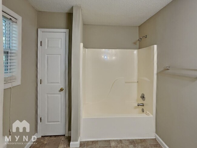 Building Photo - 107 Huntington Ct