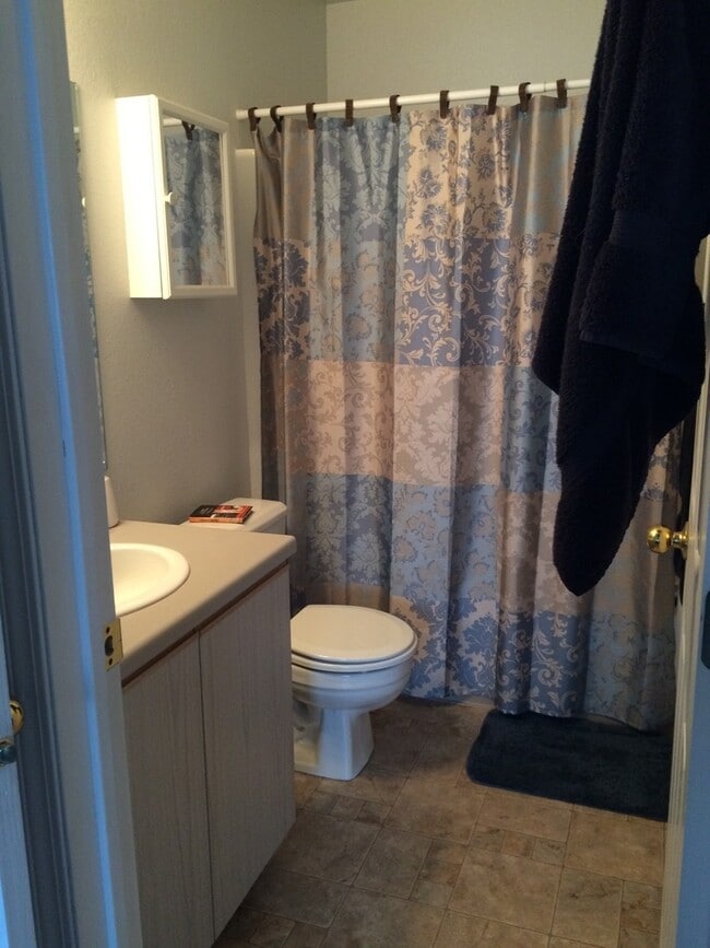 Building Photo - 3Bd/2Ba Near Campus! W/D Included!
