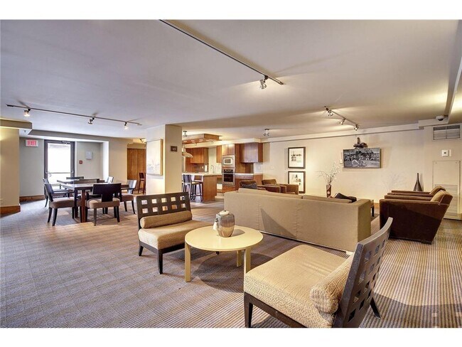 Building Photo - 401 S 1st St