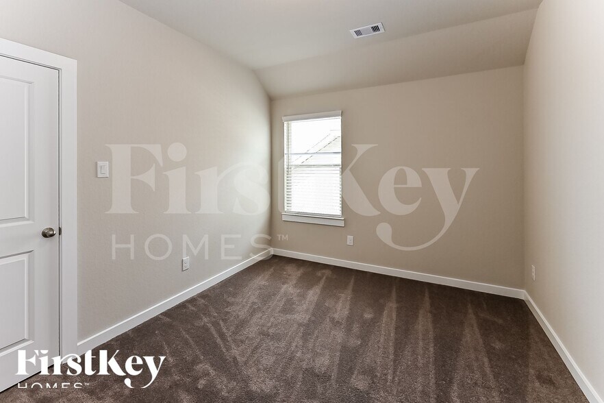 Building Photo - 12319 Summerbrook Dr