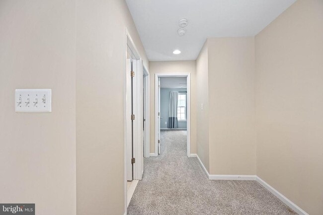 Building Photo - 214 Almond Dr