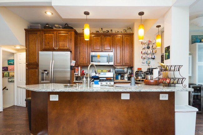 Building Photo - 1319 Corbin Pl NE