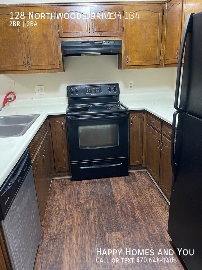 Building Photo - 128 Northwoods Dr