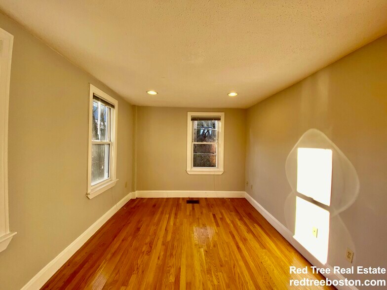 Building Photo - 428 Franklin St