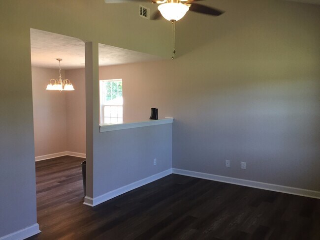 Building Photo - 1359 Newmantown Rd