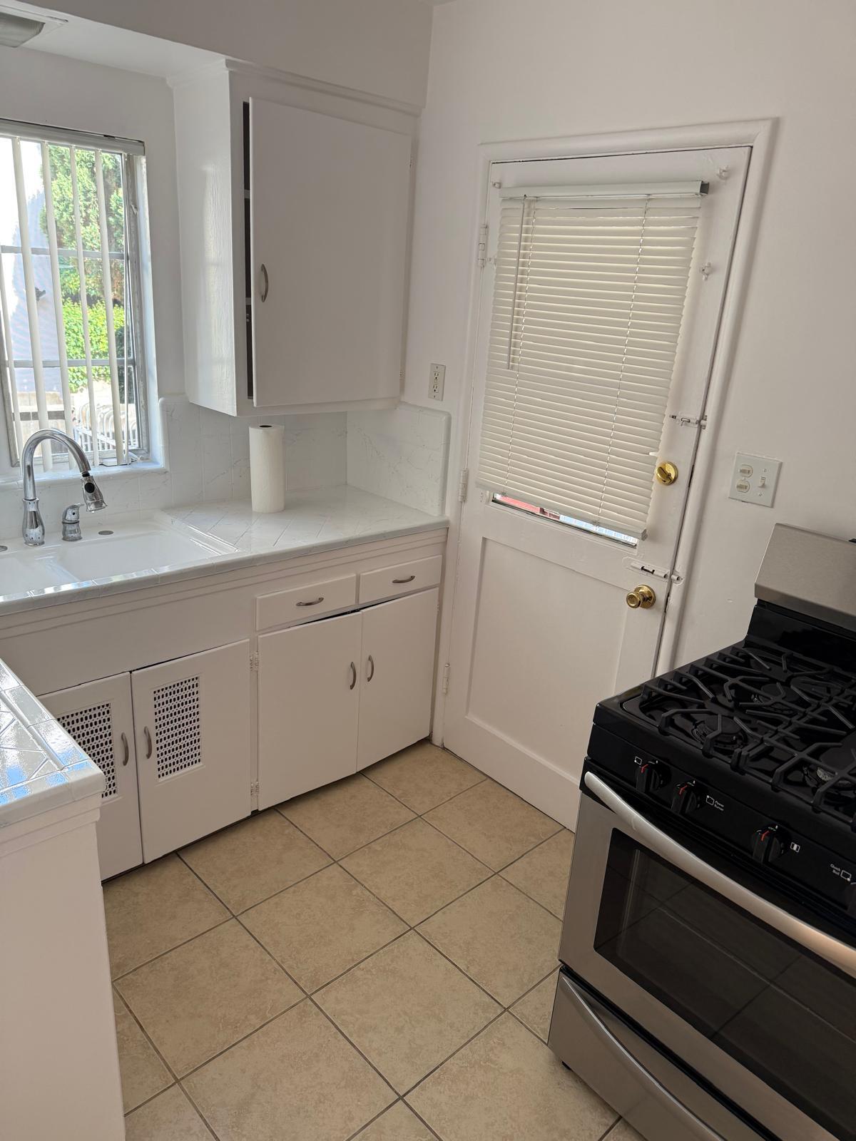Kitchen - 1114 N Sweetzer Ave