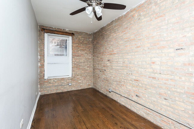 Building Photo - 2348 W Moffat St