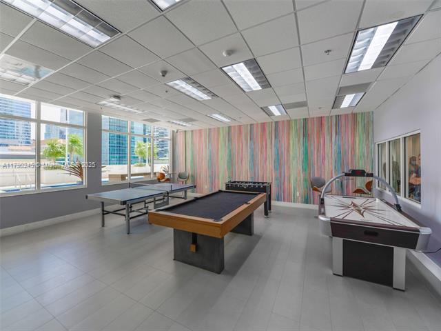 Building Photo - 1200 Brickell Bay Dr