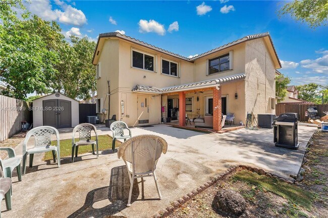 Building Photo - 9646 SW 151 Ave