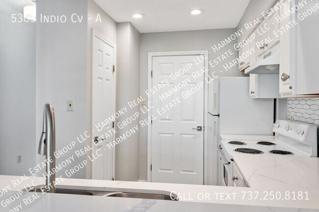 Building Photo - 5303 Indio Cove