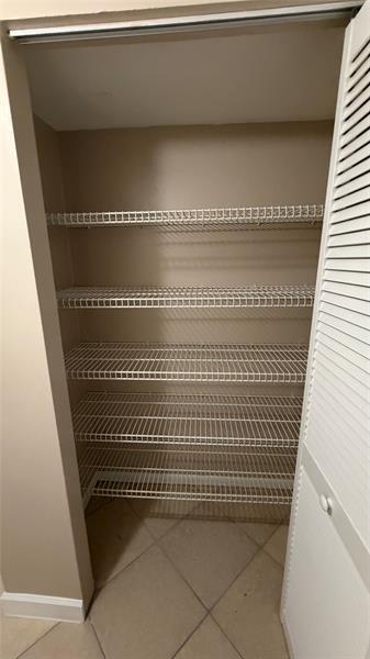 Building Photo - 550 SE 2nd Ave