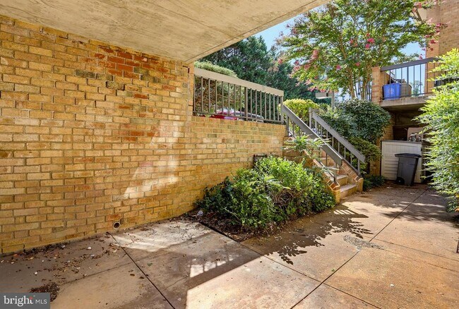 Building Photo - 5139 Dudley Ln