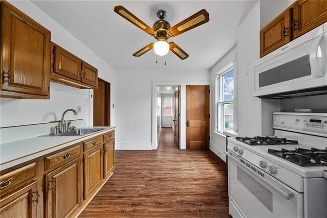 Building Photo - 1306 Ridge Ave