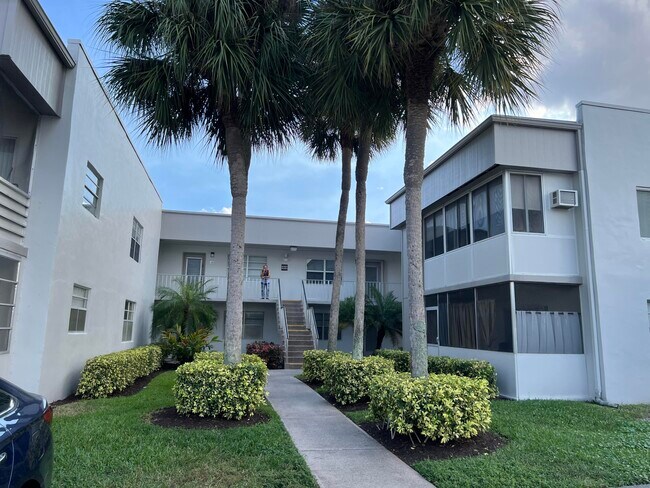 Building Photo - 183 Normandy Ln