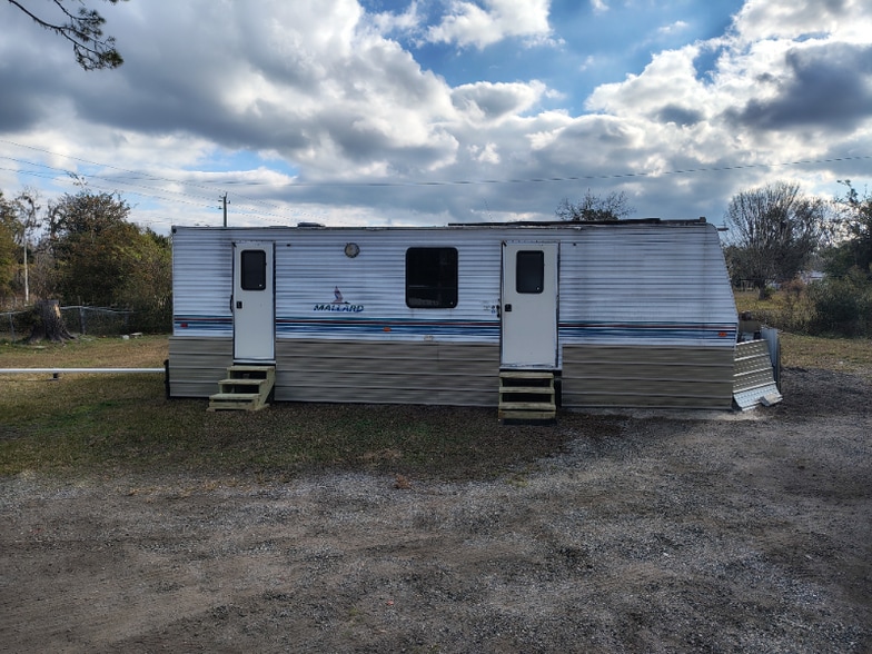 Building Photo - 132 NW Deer Run Gln