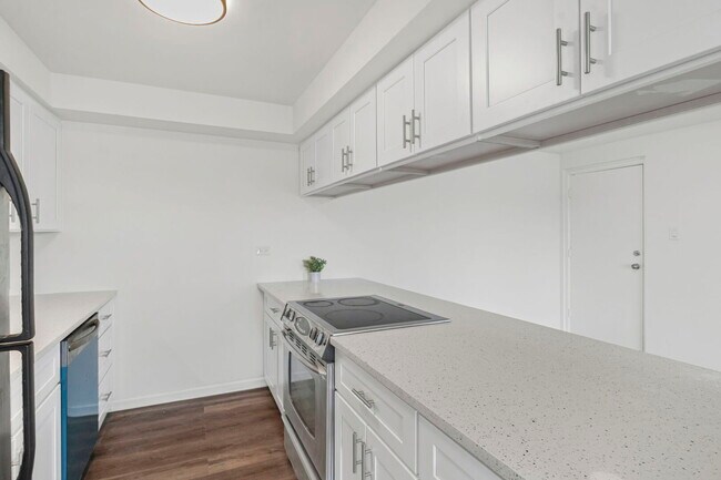 Building Photo - 917 S 8th Ave