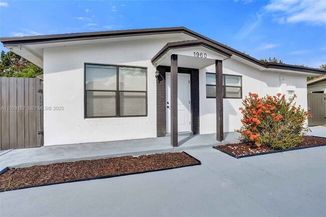 Building Photo - 1960 SW 68th Way