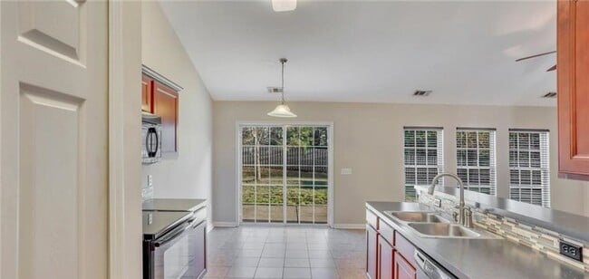 Building Photo - 3 Bed/2 Bath Home in Hamilton Grove at Savannah Quarters