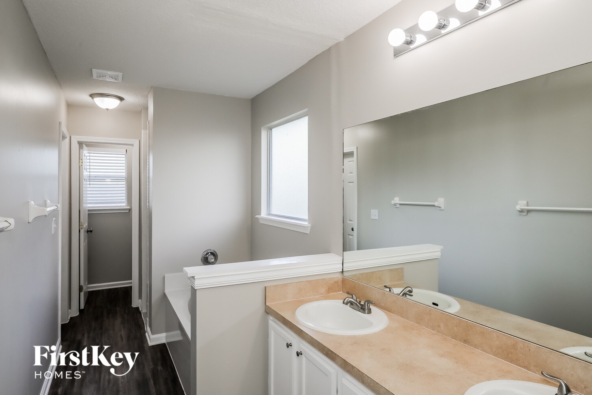 Building Photo - 1240 Loquat Ct