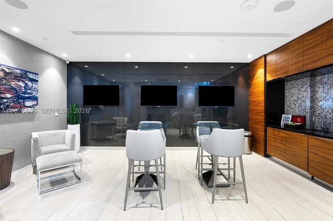 Building Photo - 701 N Fort Lauderdale Beach Blvd