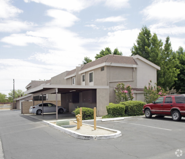 Primary Photo - Parkwood Patio Apartments