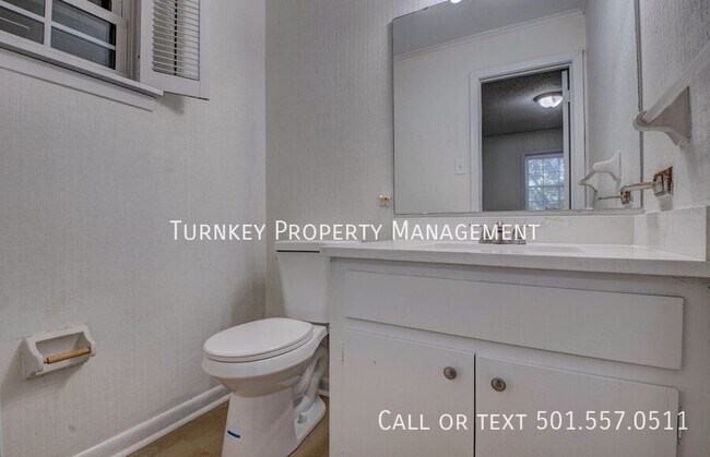 Building Photo - 2511 Montreal Dr