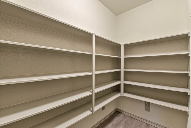Building Photo - 2123 Sequoia Woods Dr