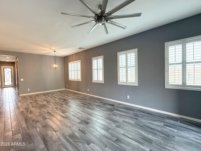 Building Photo - 20618 W Edgemont Ave