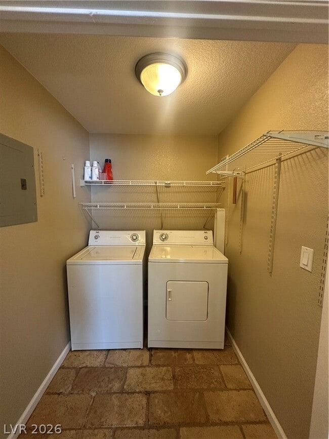 Building Photo - 10237 King Henry Ave