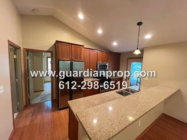Building Photo - Mahtomedi House Available Now, Open Floor Plan, Master Suite, 2 Fireplaces, Deck