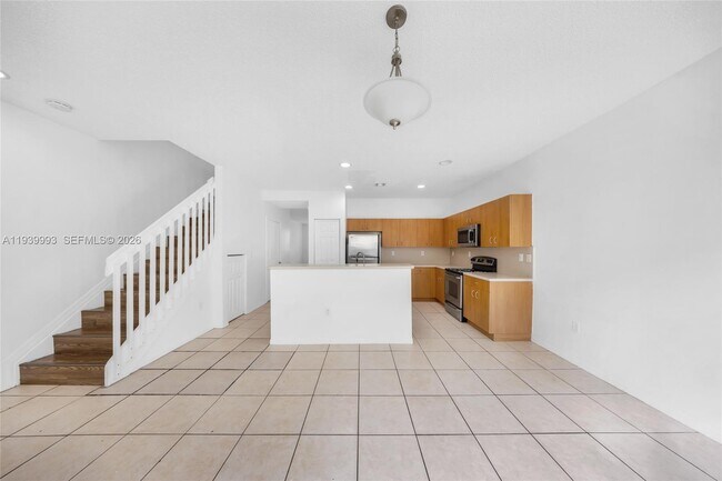 Building Photo - 951 NE 42nd Terrace