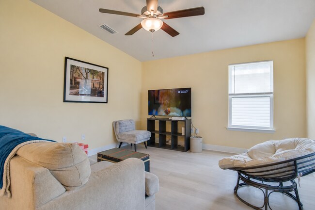 Building Photo - 3BR/2BA New Construction Home in heart of North Pensacola!