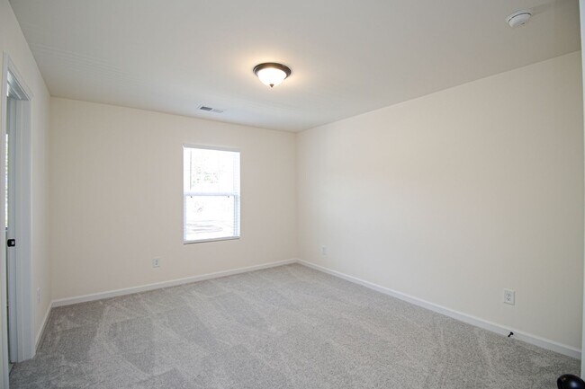 Building Photo - Great Wesley Chapel Location!