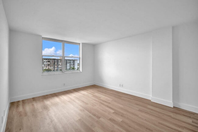 Building Photo - 777 S Federal Hwy