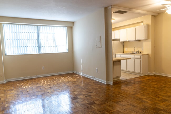 Building Photo - Park East - Park Knowles Apartments