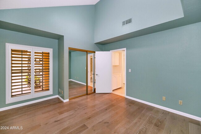 Building Photo - 7113 E Arlington Rd