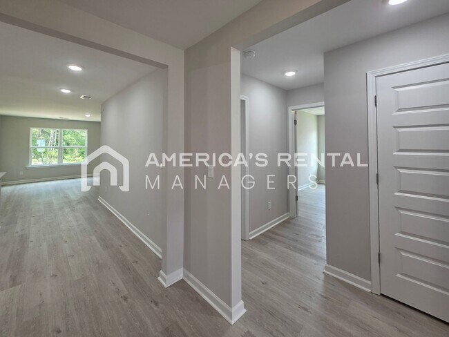 Building Photo - 10303 Bramlett Way