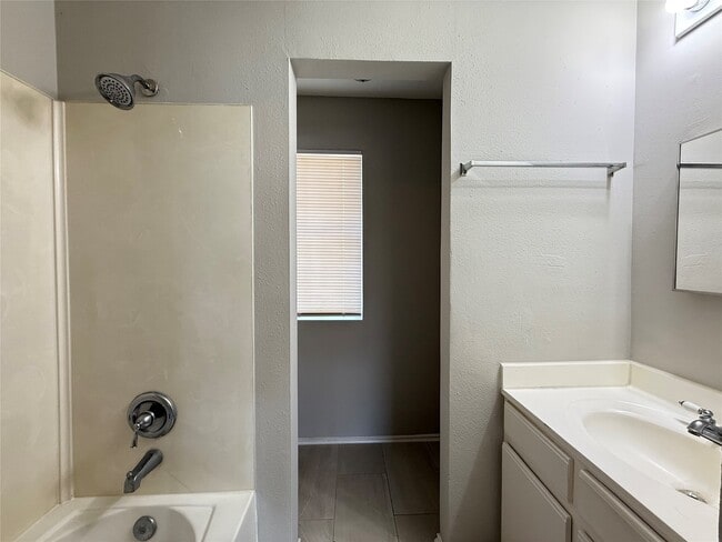 Building Photo - 2403 Chalet Rd